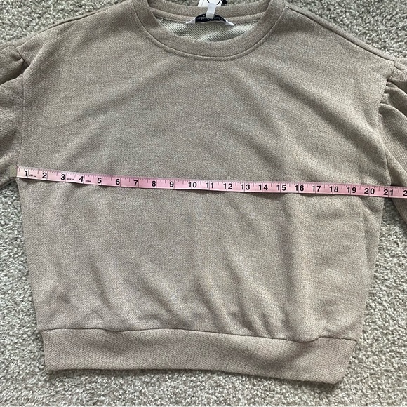 CUPCAKES AND CASHMERE Balloon Sleeve Pullover Sweatshirt - Picture 6 of 11